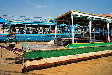 《最后的生还者：重制版》7分钟实机演示：比尔的小镇